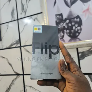 New Samsung Galaxy Z Flip4 512 GB Black