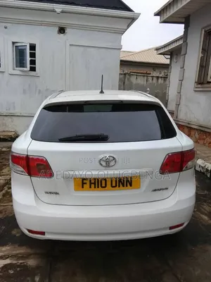 Toyota Avensis 2011 White