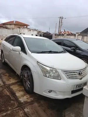 Toyota Avensis 2011 White