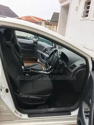Toyota Avensis 2011 White
