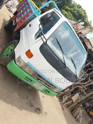 Toyota Dyna 150 2000 White