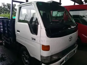Toyota Dyna Flatbed Truck White Commercial Business Truck