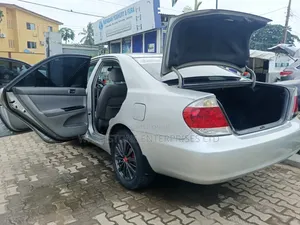 Toyota Camry 2005 Silver