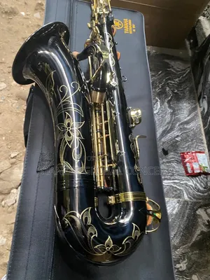 Yamaha Tenor Saxophone – Black Gold