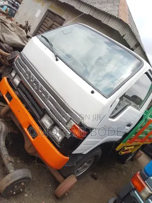Toyota Dyna 150 Nigeria Used With 3y Engine Petrol Truck
