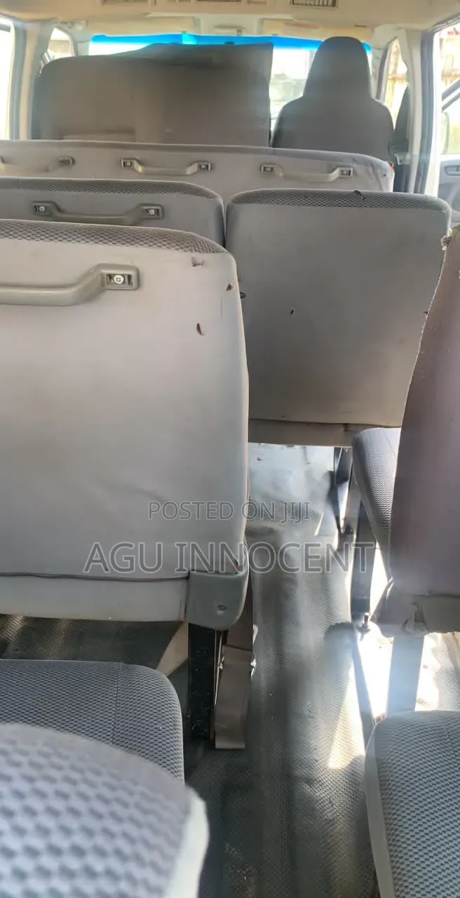 Toyota HiAce 2012