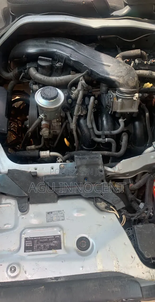 Toyota HiAce 2012