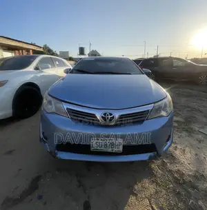 Toyota Camry LE 4dr Sedan (2.5L 4cyl 6A) 2013 Blue