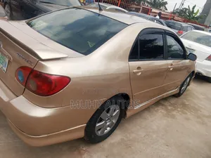 Toyota Corolla 2005 Gold