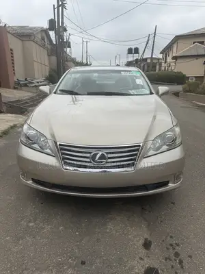 Lexus ES 350 2010 Gold