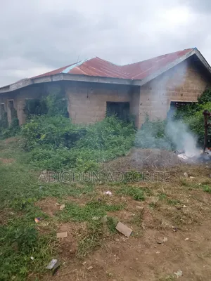 4bdrm Bungalow in Temidire Estate, Ologuneru for sale