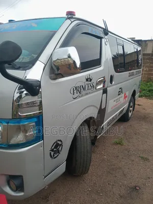 Toyota HiAce 2010 White