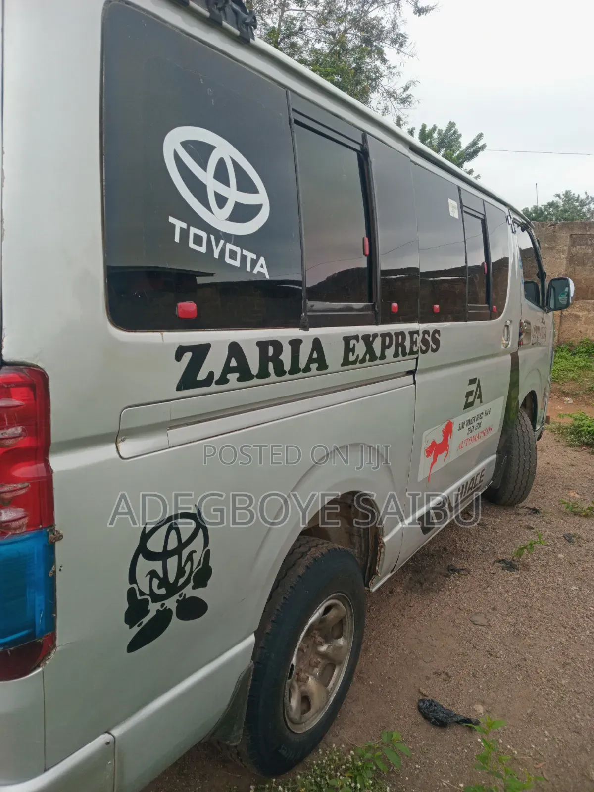 Toyota HiAce 2010 White