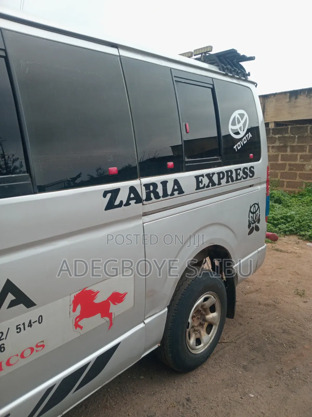 Toyota HiAce 2010 White