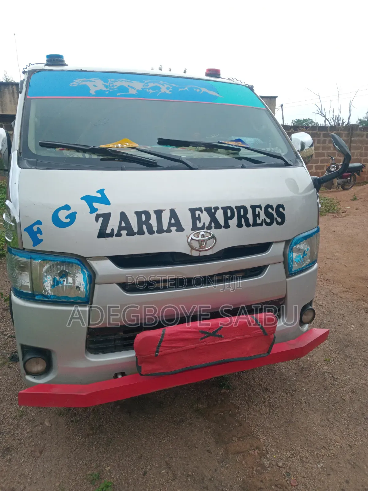 Toyota HiAce 2010 White