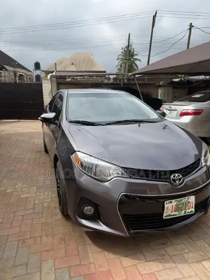 Toyota Corolla S 4dr Sedan (1.8L 4cyl CVT) 2015