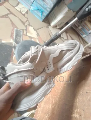 Louis Vuitton Sneakers