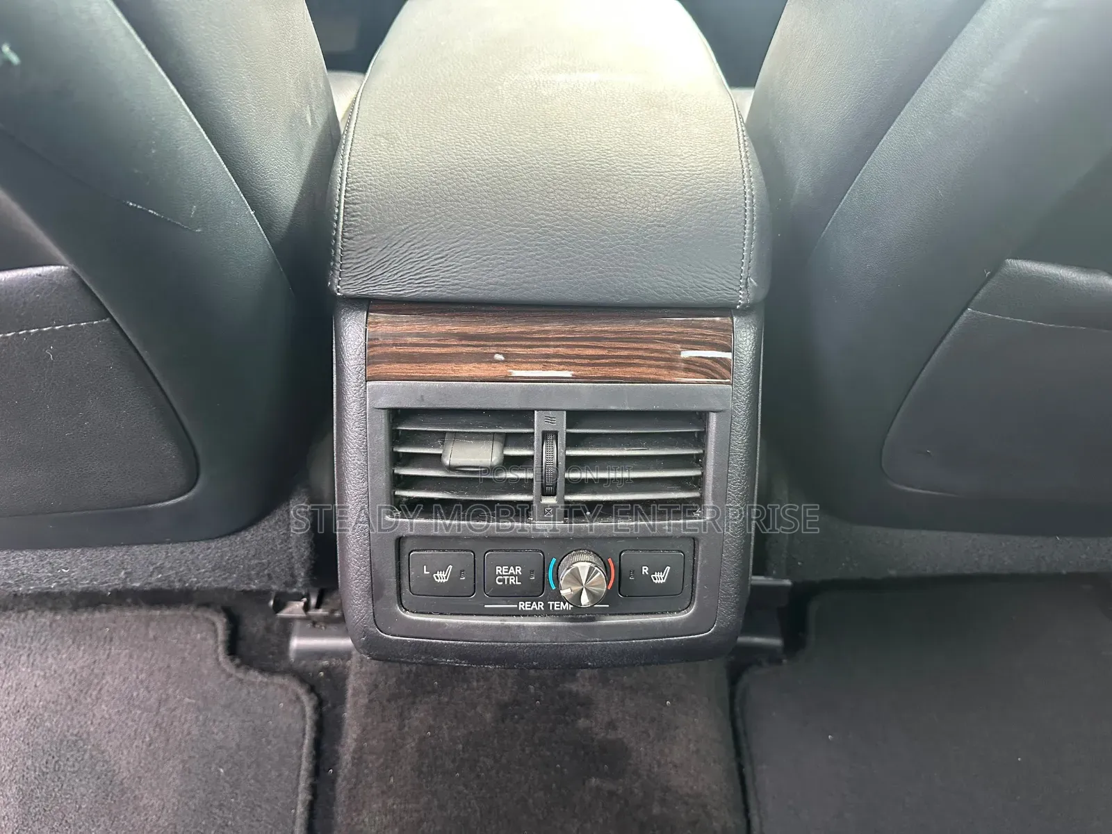 Toyota Avalon XLE 4dr Sedan (3.5L 6cyl 6A) 2014 Silver