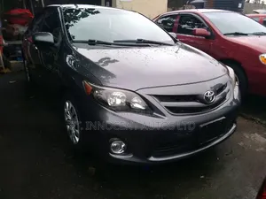 Toyota Corolla LE Special Edition 4dr Sedan (1.8L 4cyl 4A) 2013 Gray