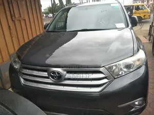 Toyota Highlander 2011 Gray