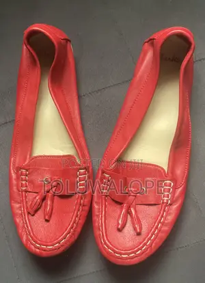 Brand New Clarks for Women - Size 39