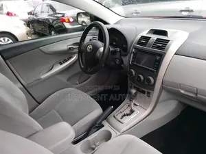 Toyota Corolla LE 4dr Sedan (1.8L 4cyl 4A) 2013 Red