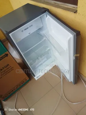 Hisense 90L Refrigerator – Ideal for Small Spaces