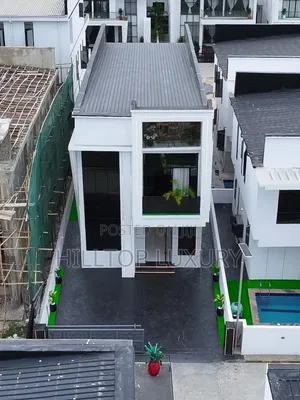 5bdrm Duplex in Chevron for sale