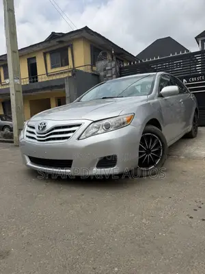Toyota Camry LE 4dr Sedan (2.5L 4cyl 6AM) 2010 Silver