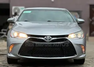 Toyota Camry SE 4dr Sedan (2.5L 4cyl 6A) 2016 Silver
