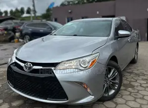 Toyota Camry SE 4dr Sedan (2.5L 4cyl 6A) 2016 Silver