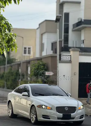 Jaguar XF 2013 White