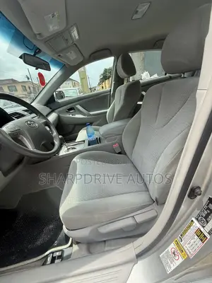 Toyota Camry LE 4dr Sedan (2.5L 4cyl 6AM) 2010 Silver