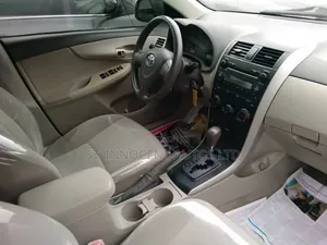 Toyota Corolla 2010 Gold