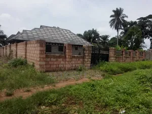 4bdrm Bungalow in Aniocha North for sale