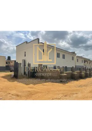 4bdrm Townhouse/Terrace in Brains And Hammers, Life Camp for sale