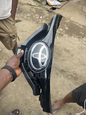 Front Grille 2018 Toyota CHR