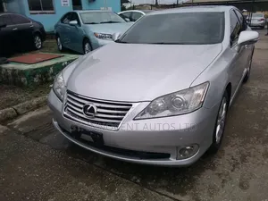 Lexus ES 2013 Silver
