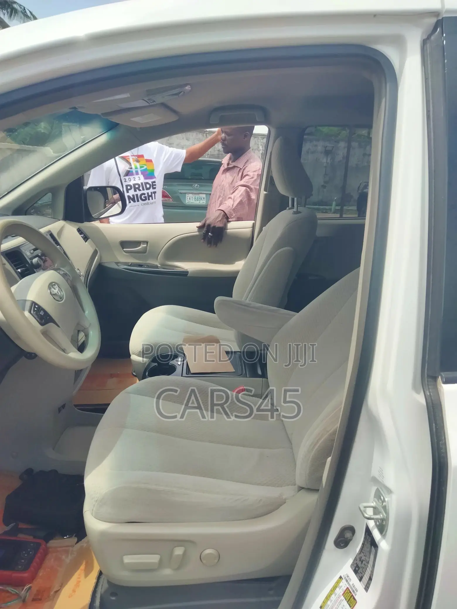 Toyota Sienna 2012 White