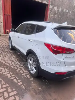 Hyundai Santa Fe 2017 White