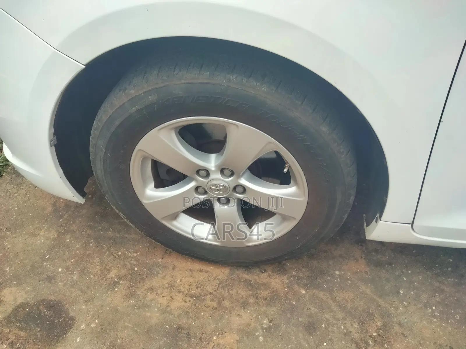 Toyota Sienna 2012 White