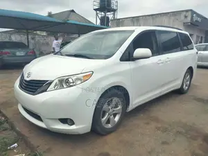 Toyota Sienna 2012 White