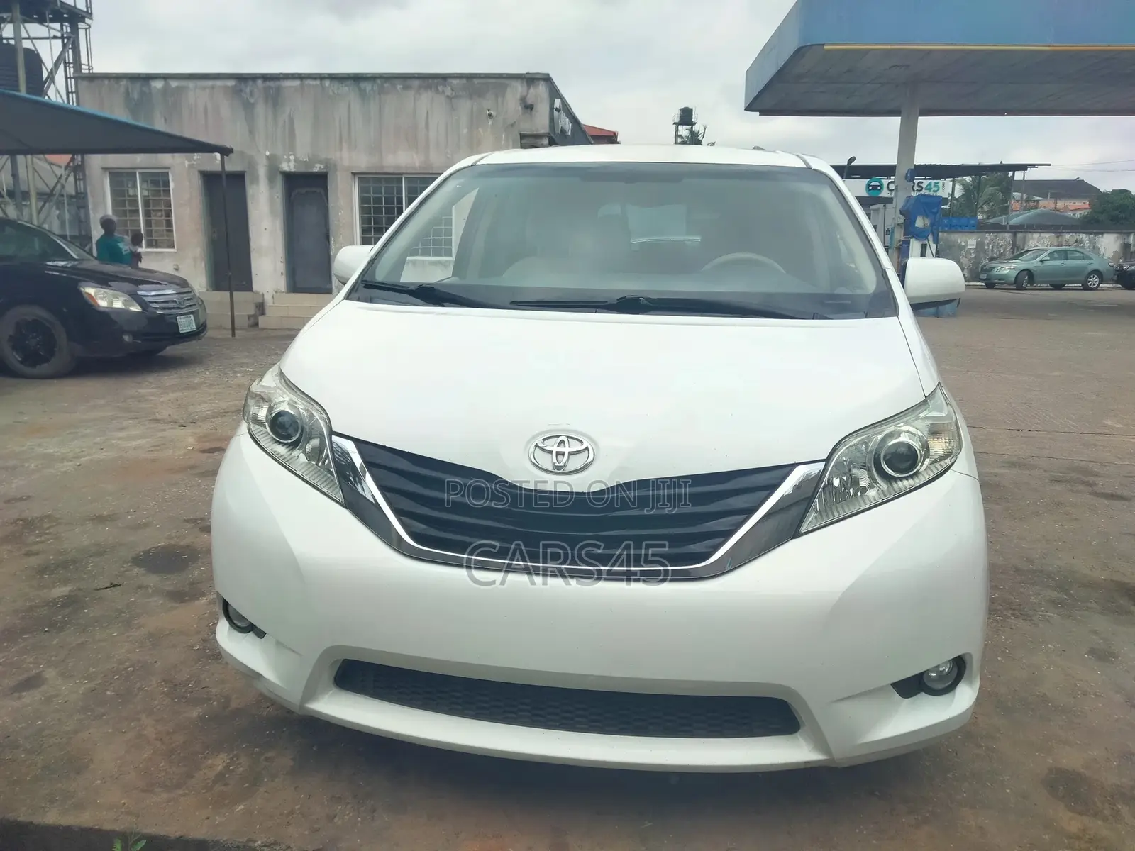 Toyota Sienna 2012 White