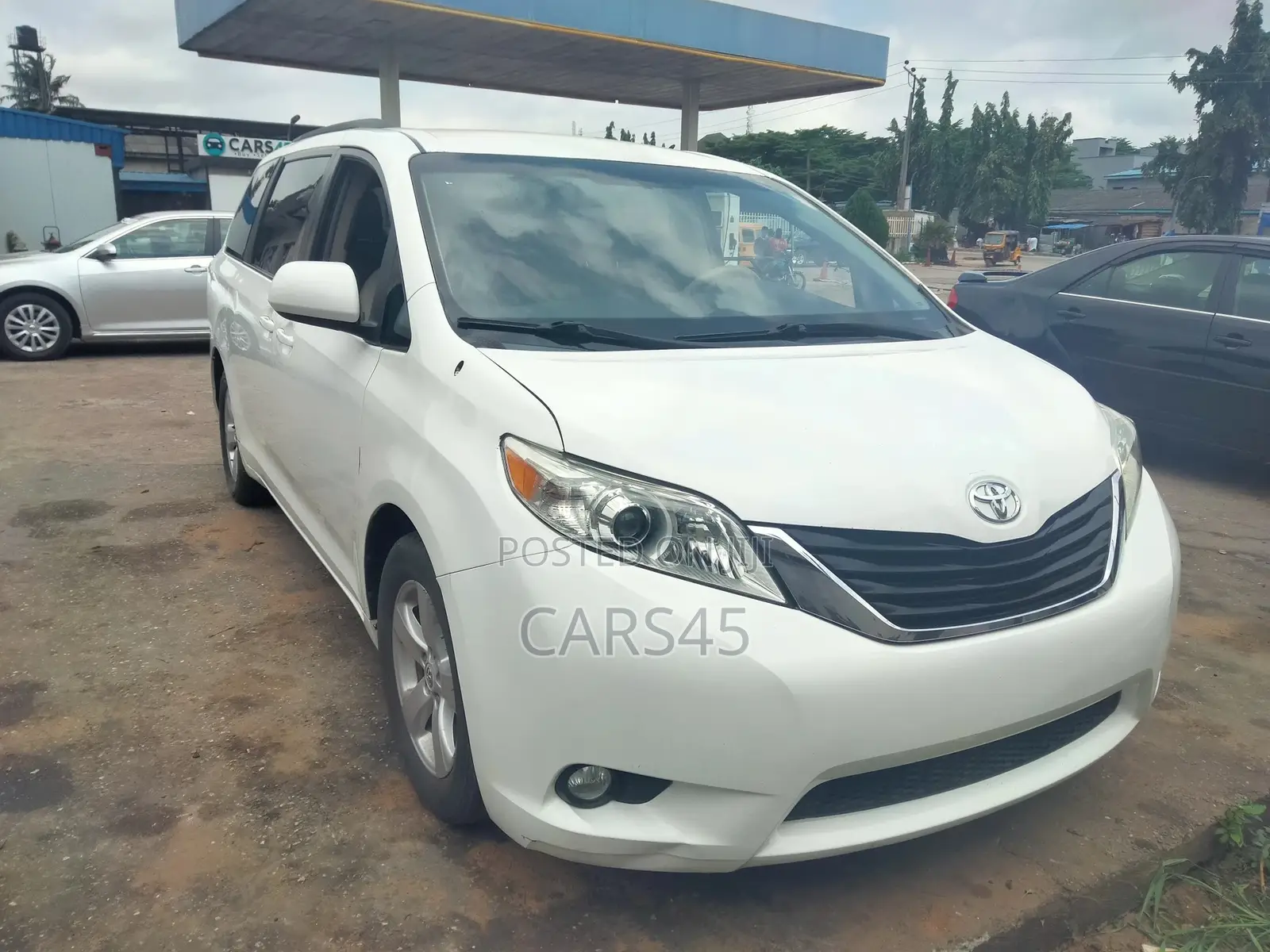 Toyota Sienna 2012 White