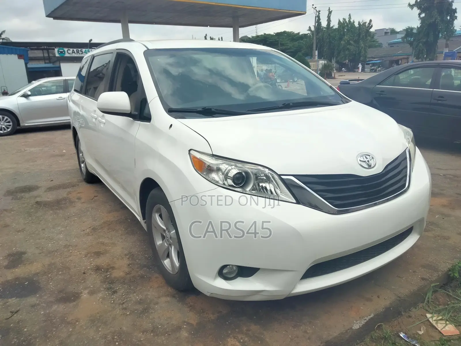 Toyota Sienna 2012 White