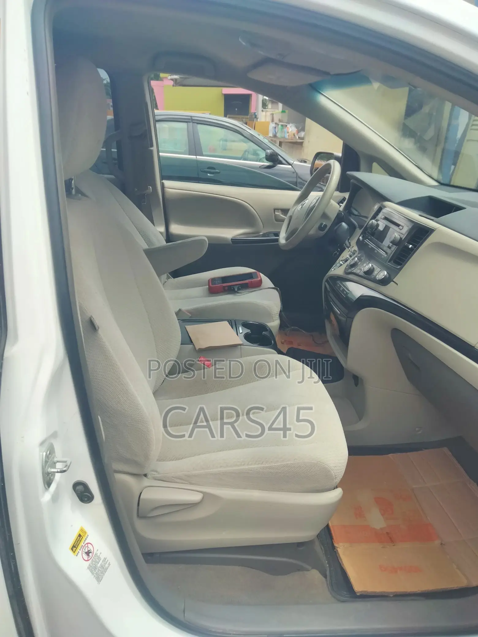 Toyota Sienna 2012 White