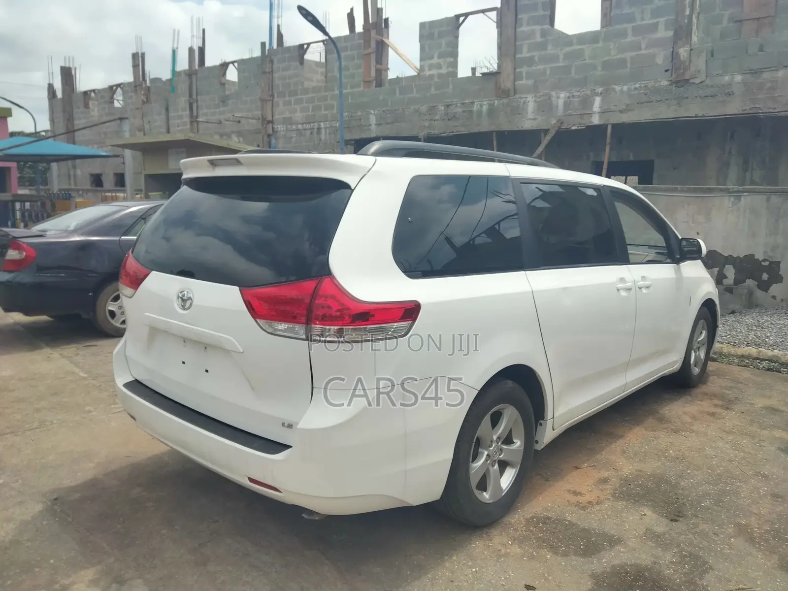 Toyota Sienna 2012 White
