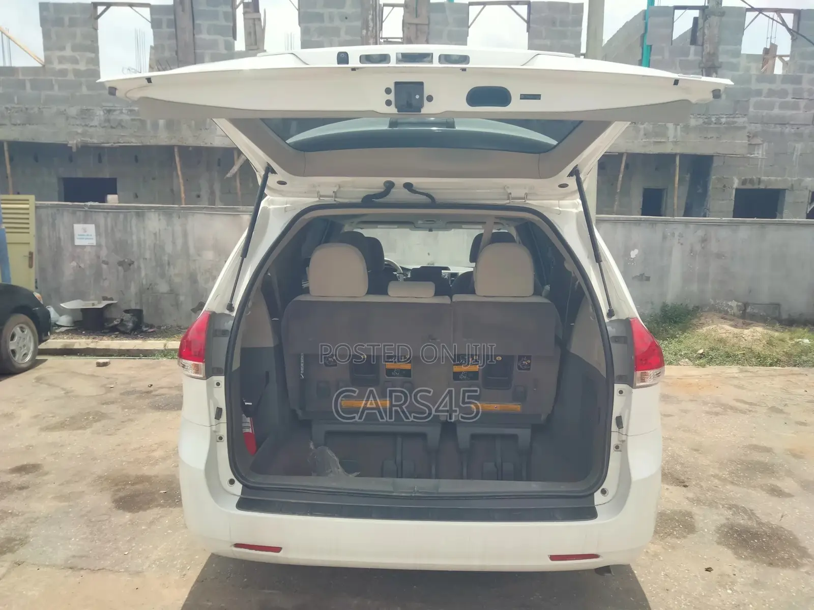Toyota Sienna 2012 White