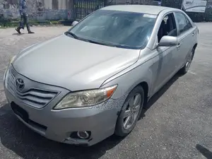 Toyota Camry LE 4dr Sedan (2.4L 4cyl 5A) 2009 Silver