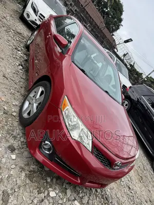 Toyota Camry SE 4dr Sedan (2.5L 4cyl 6A) 2012 Red